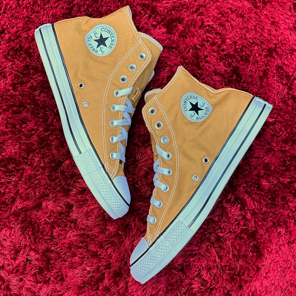 Converse Chuck Taylor All Stars Beige Canvas Men’s 9 Women’s 11 High Top Tan New